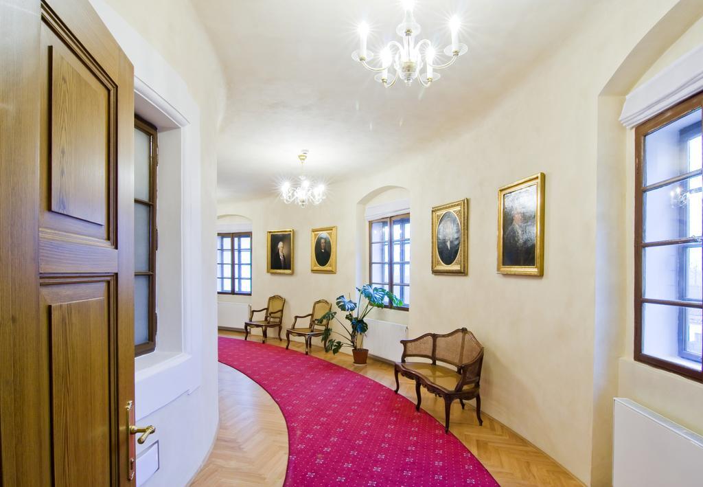 Chateau Liblice Отель Бушице